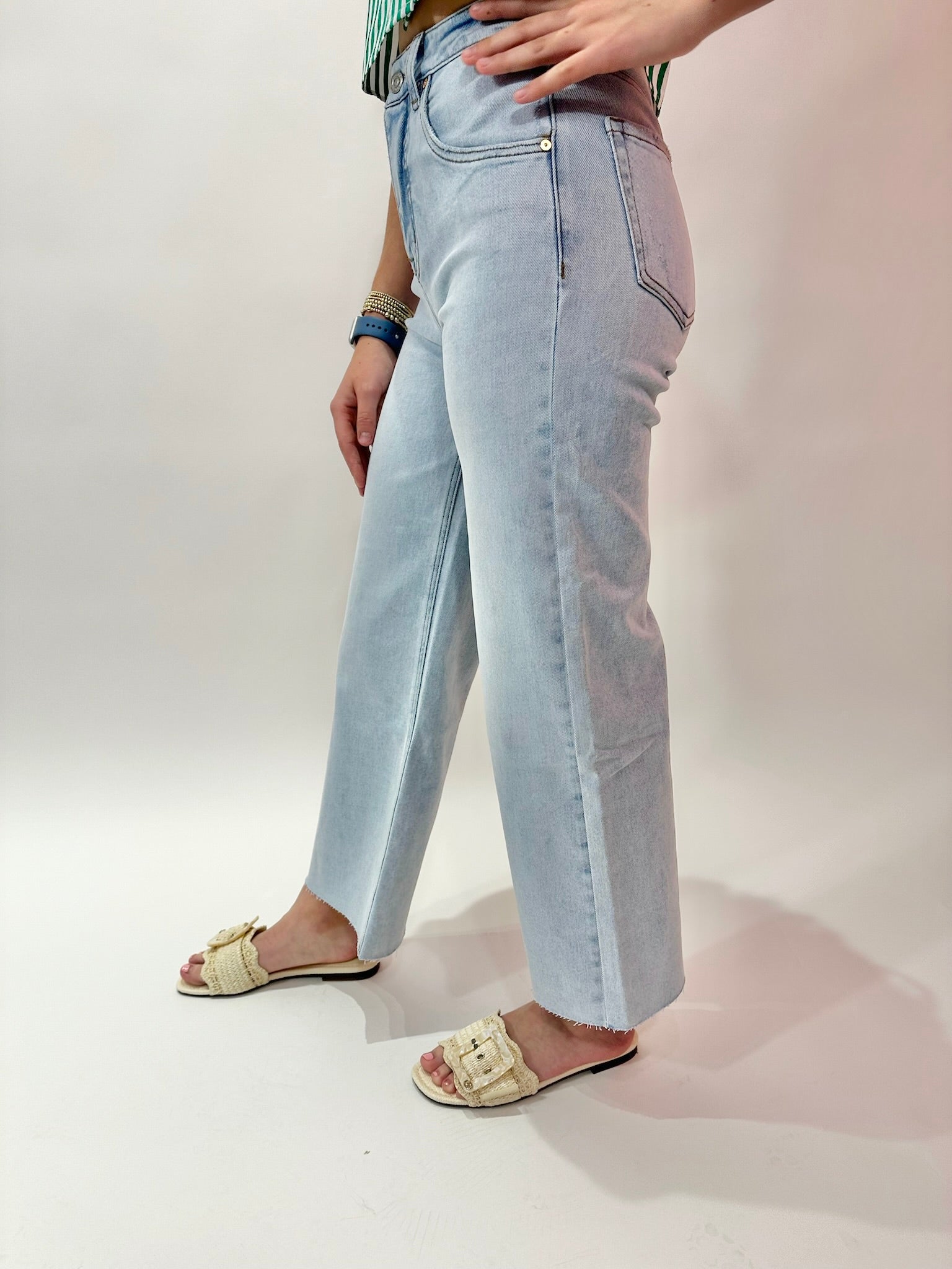 Mid Rise Straight Jeans LT. Blue